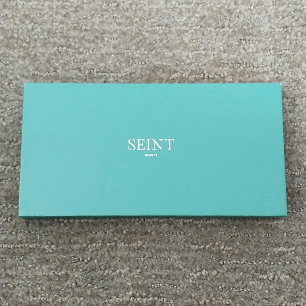 Maskcara/Seint Wonderland Double Decker (18-tin) Retired Compact